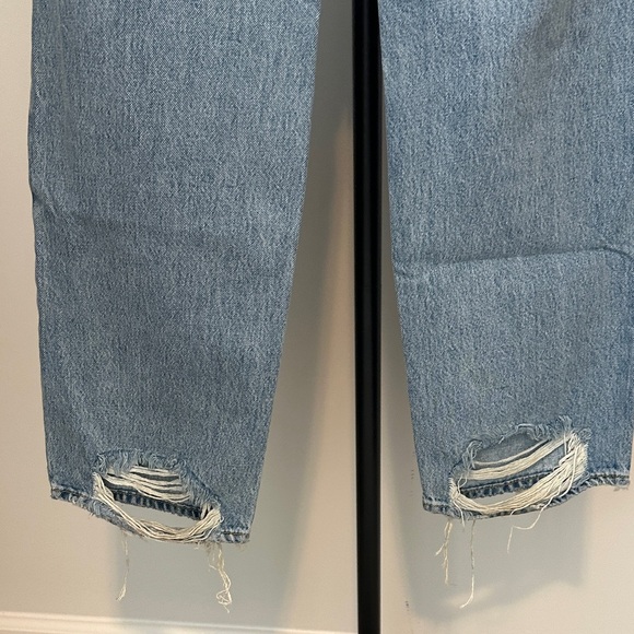 Good American Distressed Blue Jeans - Picture 8 of 8